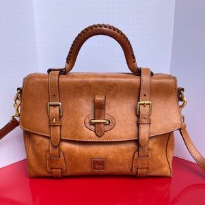 Beautiful vintage Dooney & Bourne crossbody messenger